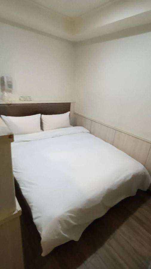 Galaxy Mini Inn Taipei Exterior foto
