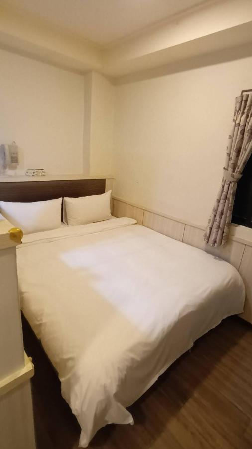 Galaxy Mini Inn Taipei Exterior foto