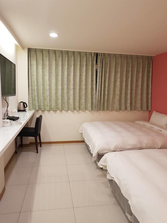 Galaxy Mini Inn Taipei Exterior foto