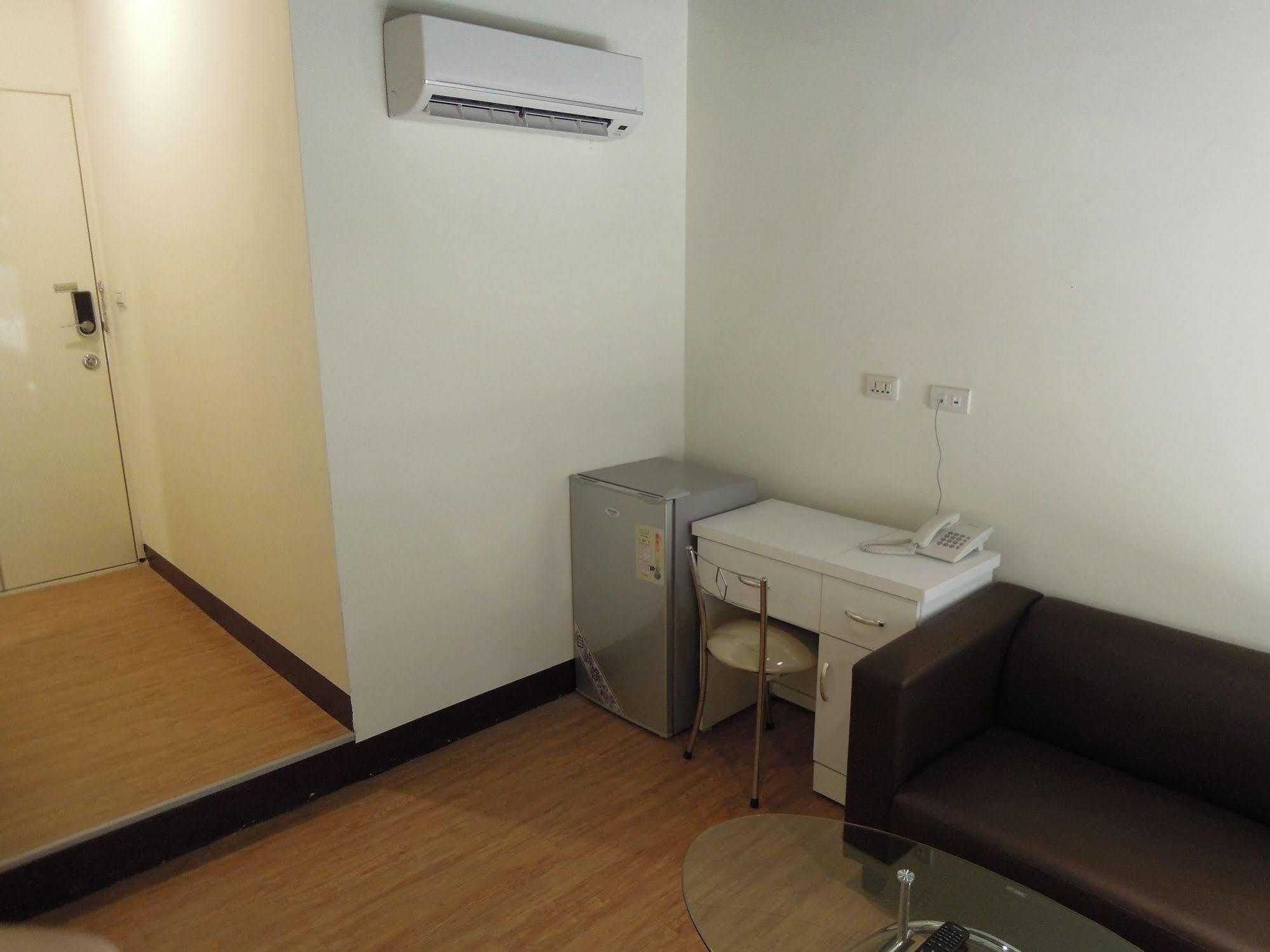 Galaxy Mini Inn Taipei Exterior foto