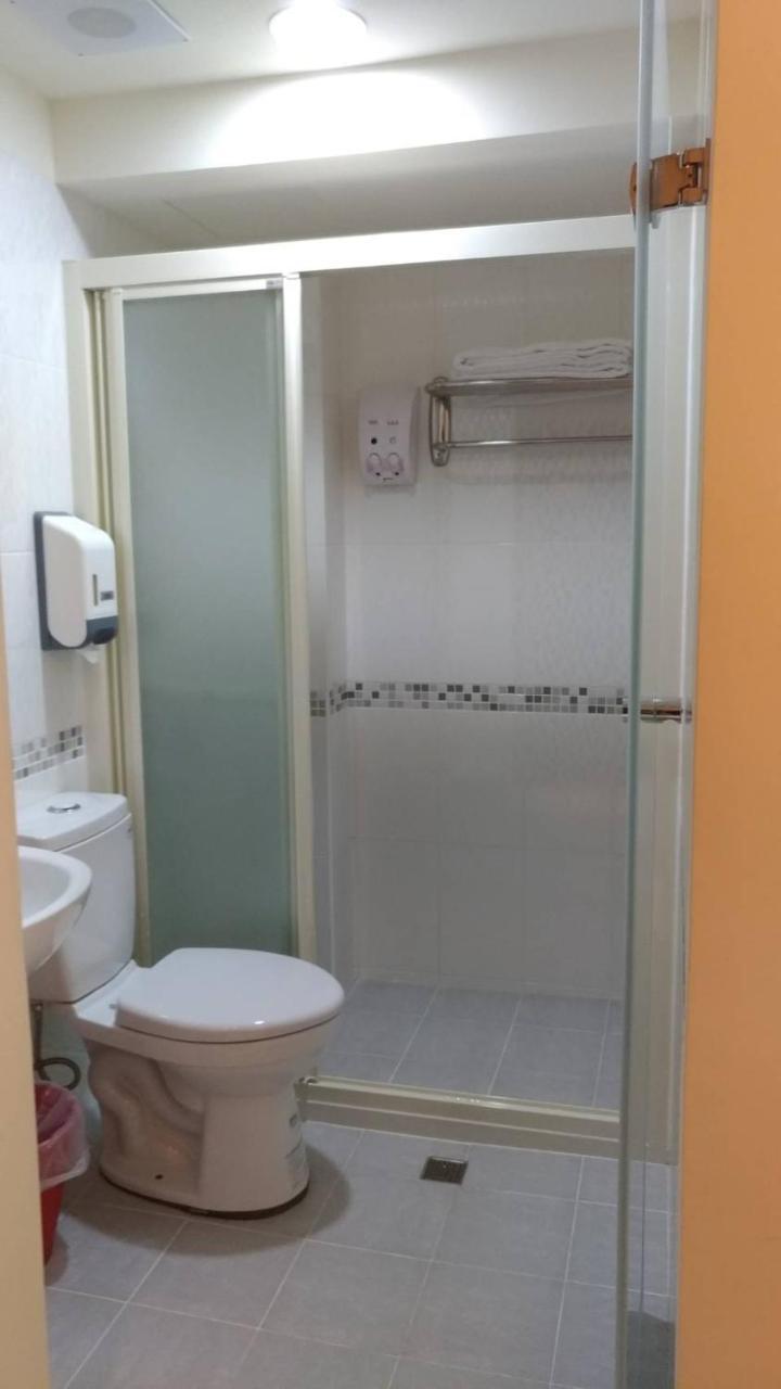 Galaxy Mini Inn Taipei Exterior foto